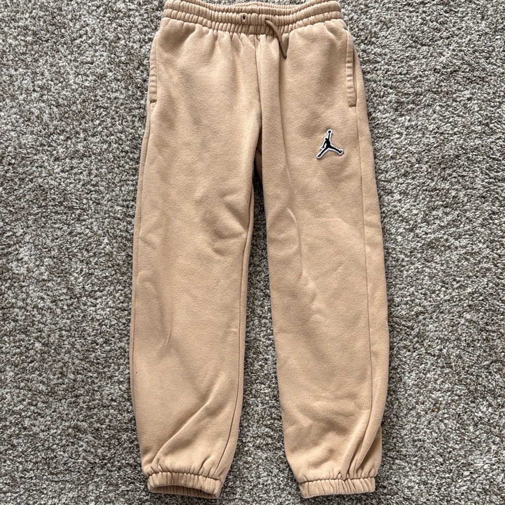 EUC Air Jordan Kids Beige Sweatpants - Medium
